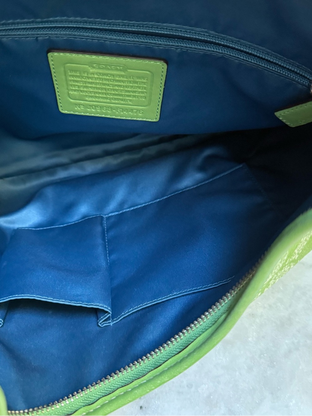 Y2K Vintage Coach Signature Stripe
Chelsea Hobo Bag F14476 Lime Green - Picture 7 of 10